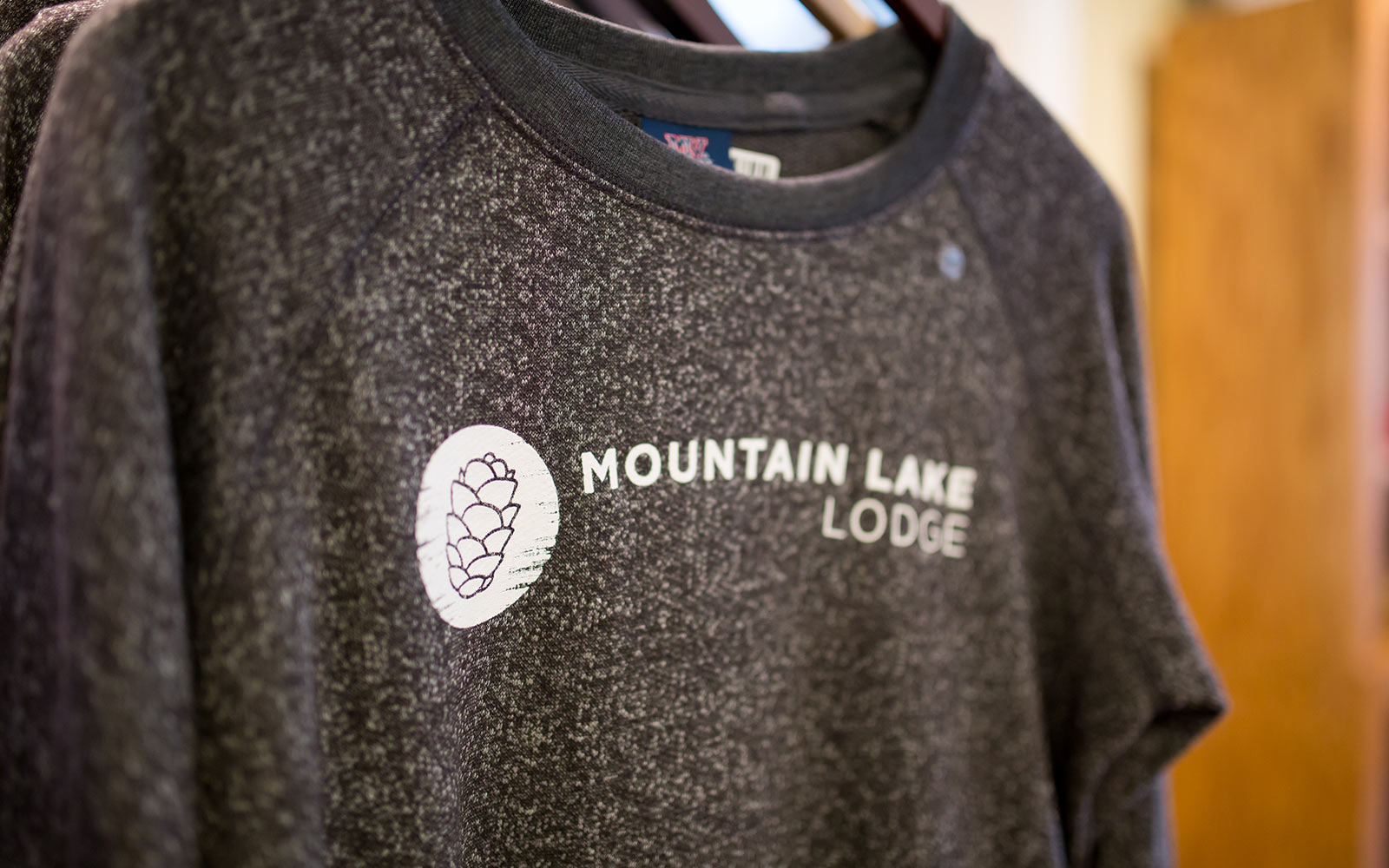 lake-lodge-gift-shop-01